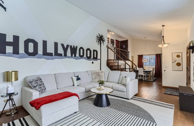 Pixar Paradise! 15 Min to Downtown/Game Room