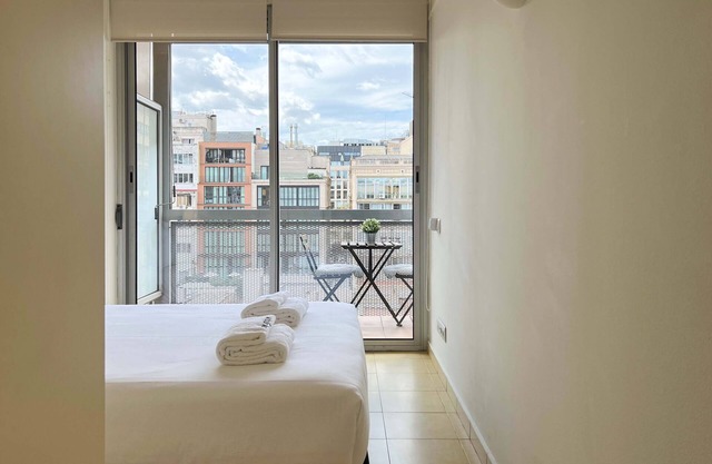 Plaça Catalunya Apartment with 2 bathrooms