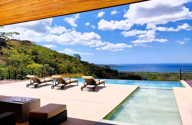 Playa Flamingo: Beautiful new 5-BR oceanview Villa - luxury Casa de Iluminacion