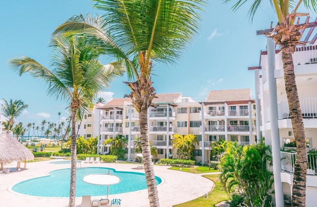 Playa Turquesa Ocean Club, A-203, cozy 1-BR apartment, AC, WiFi, private beach