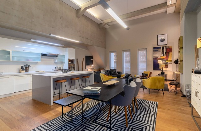 Playful NYC Style Loft, Two Min Walk from Long Street