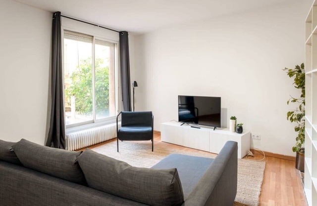 Plaza Catalunya quiet and comfortable 3BD