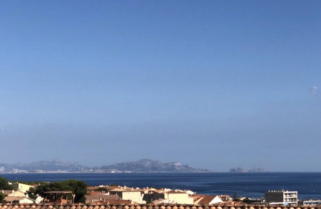 Pleasant sea view T2 Clim. parking Sausset les pins refurbished 30m2+ terrace 6m2