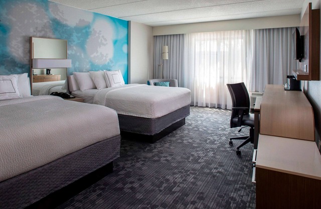Pleasant Stay, Convenient Location! 4 Family-friendly Units, Free Parking, Pool