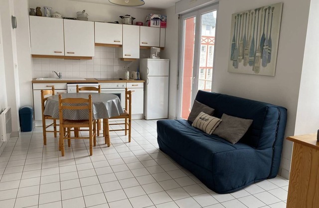 Pleasant west-facing apartment in the La Garde district of Saint Cast, 10 m from the.