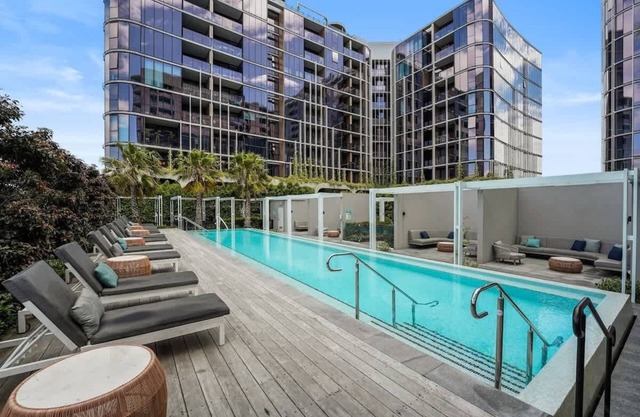 PM Residences - Modern Luxury 2BR Apt w parking