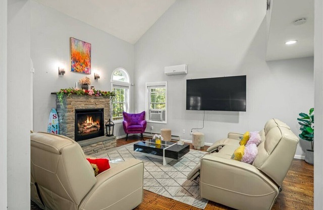 Pocono Hot Tub, Fire Pit, Games, Private space
