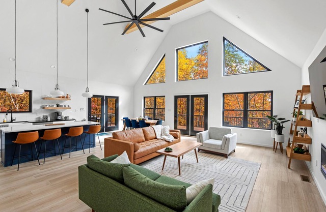 poconojo's | Spacious & Modern Chalet Near Ski Mt!