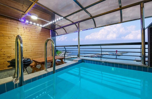 Pohang Blue Hill Pool Villa
