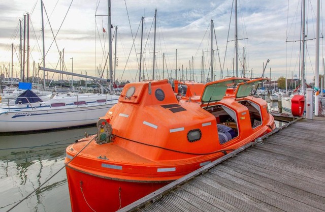 PolarStern - unique boatstay!