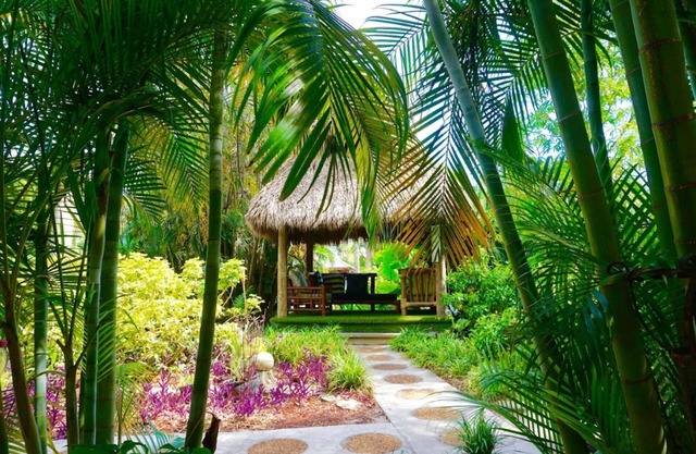 Pompano 2BR Serenade - Steps from Beach