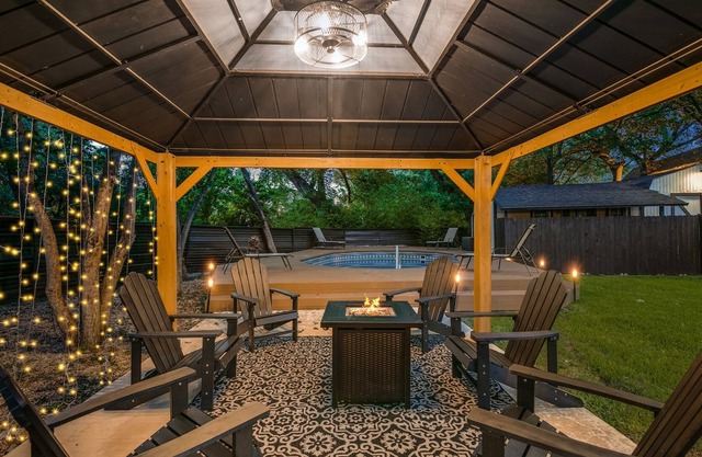 Pool + Fire Pit - Sleeps 8