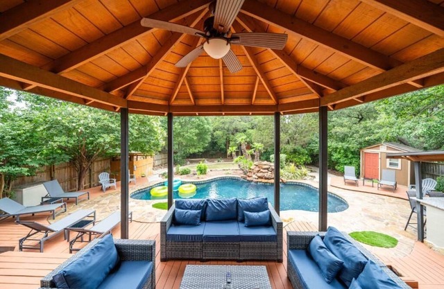 Pool, Games & BBQ Luxury Texas Home 4 bedroom