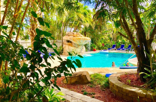 Pool Haven w/Tropical Garden - Near Ocean Pier