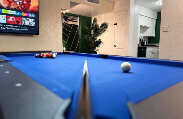 Pool Table | Luxury 1Bed Apt in Downtown & Heights