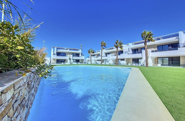 Poolside apartment, close to the beach