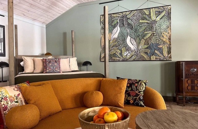 Poolside Guesthouse | unwind at the ferns