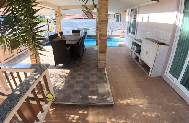 Poolvilla 4 Bedroom near Sea
