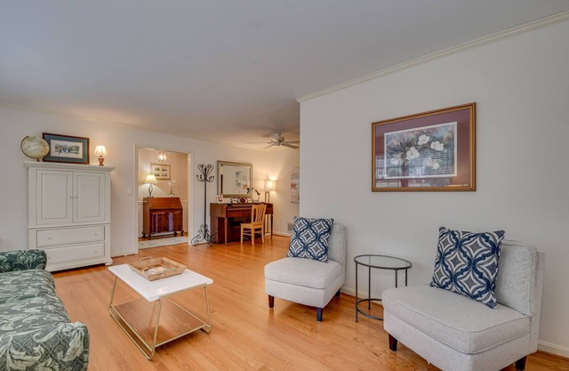 Porch Time - Cozy and Spacious 4 BD/2BA