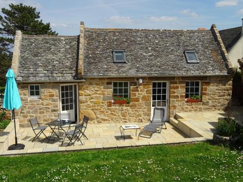 Port-Blanc Beach Cottage in Plougasnou