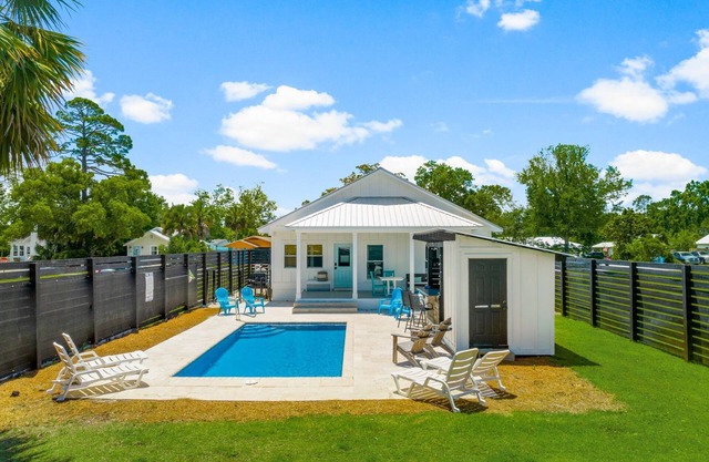 Port St Joe Beach House - Pet Friendly, Private Pool, Beach Family Fun, Sleeps 8