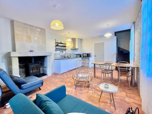 Porterie du château Clim Wifi Terrasse Bord Loire