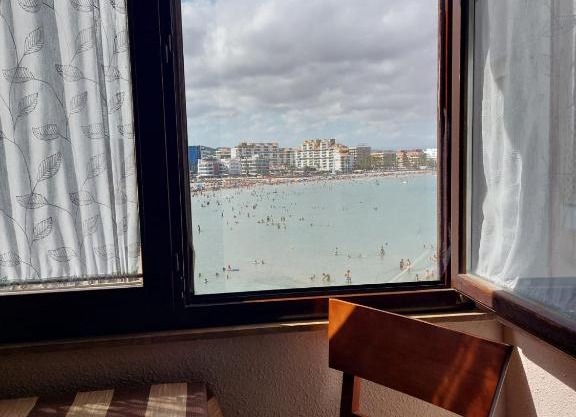 Porteta sobre el mar