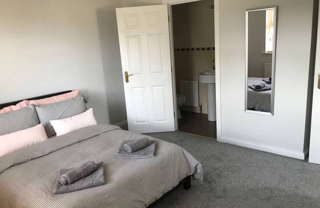 Portrush - 3 Bed - 2 Bath - Parking - Pet Friendly