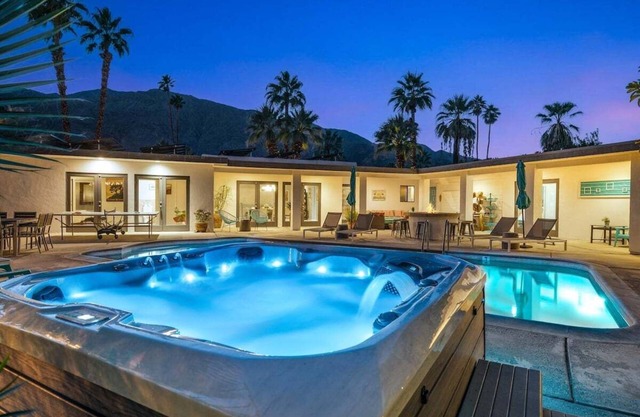 Poseidon's Adventure - Stunning Pool, Spa & Mountain Views