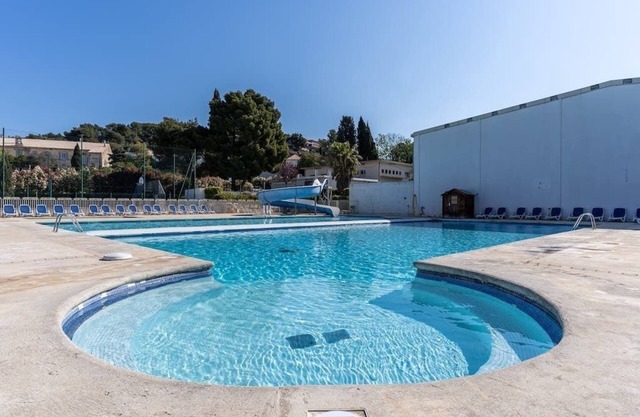 Près de la plage | T2 | Accès piscine, TV, Wifi