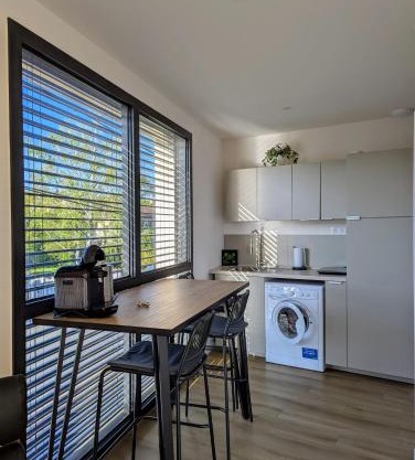 Pré Madame, Terrasse, Parking