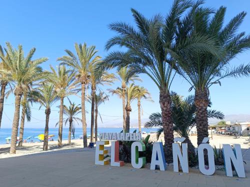 Precioso y amplio apartamento con vistas al mar