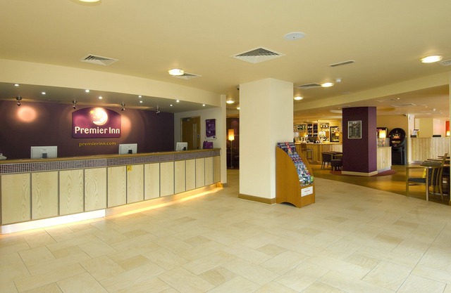 Premier Inn Leicester City Centre - Train Station