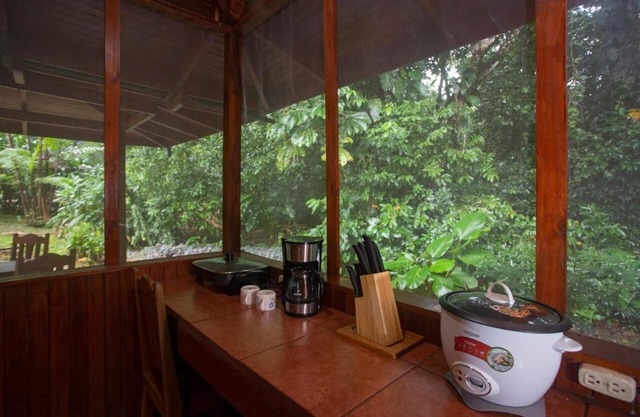 Premium 2 Bed Wooden Cabin In The Rain Forest Of Uvita