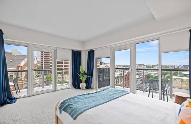 Premium Austin Loft | Modern Comfort w/Kitchen | Walk to Bars, Dining & Music