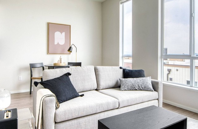 Premium University 1BR w/ W/D, Roof Deck, next to U of D, by Blueground