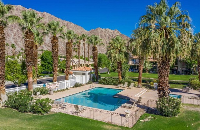 PRESIDENTIAL SUITE MOUNTAIN/LAKE VIEWS w/HEATED POOLS- PGA WEST