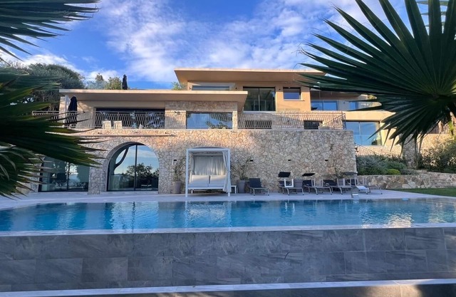 Prestigious villa - Sea view