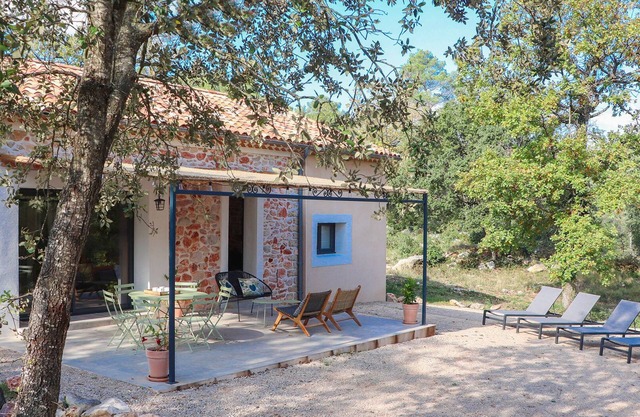 Pretty 3-bedroom country house in the heart of the Escarelle estate