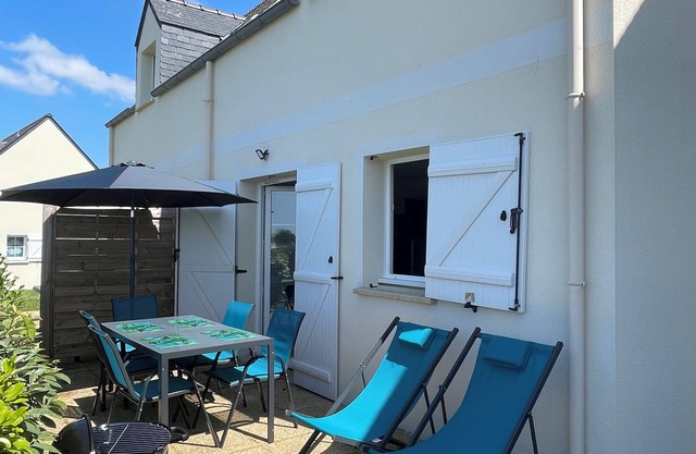 Pretty 3* house with sea view and heated swimming pool