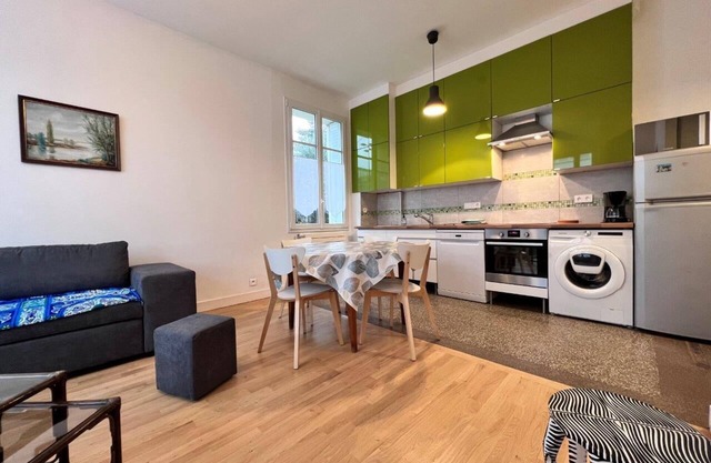 Pretty townhouse renovated, TOURS center