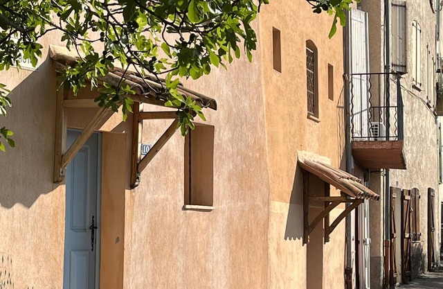 Pretty village house with character in Provence