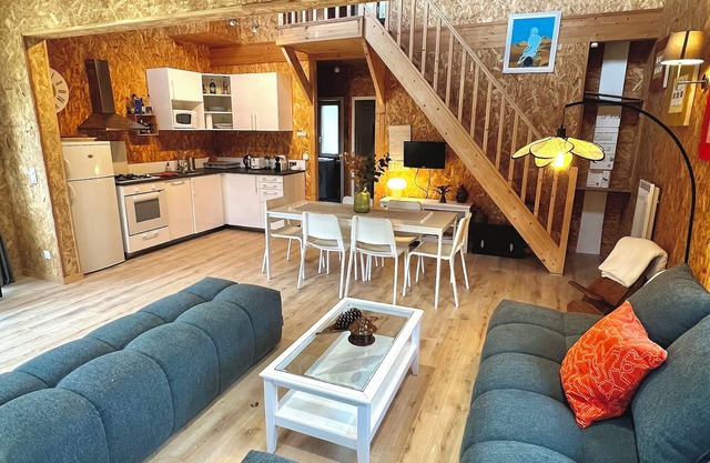 Pretty Wooden Chalet - 3 min walk from the ocean 🌊