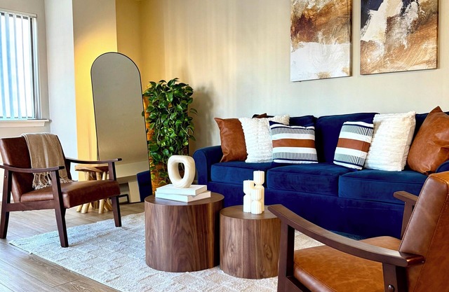 Prime Arlington Location/DC Views/Near Metro/Free Parking