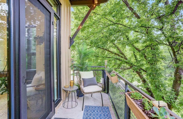 Prime Location-2BR|Pet Friendly |Free Parking!
