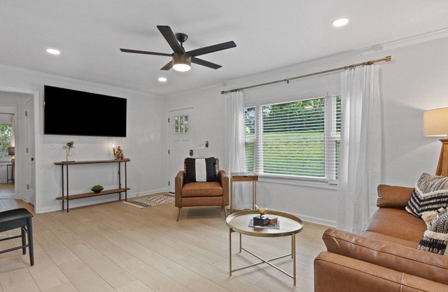 Prime location 2BR/1 Bath Home