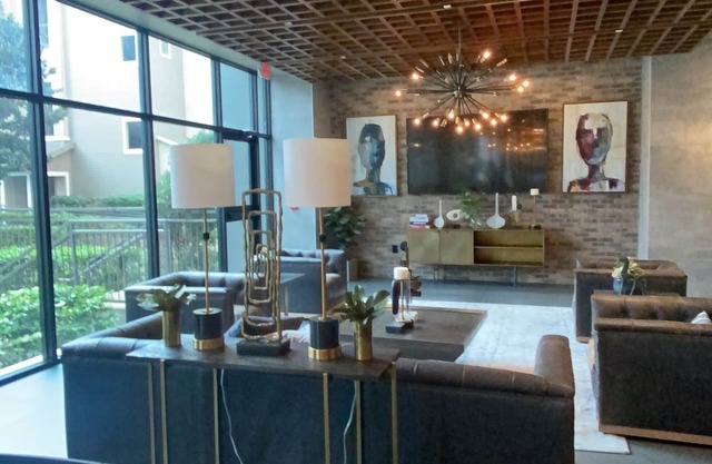 Prime Location Downtown Houston Loft - 2Bed/2Bath