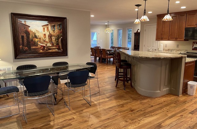 Prime Location in Charlotte! 5br/4ba- Sleeps 16