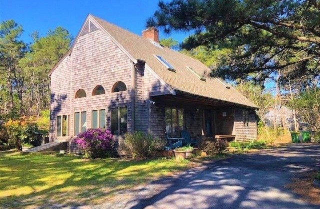 Prime Sept Week Available. Well-Appointed Sun filled Home on Quiet Street