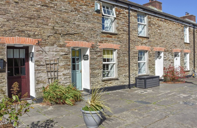 PRIMROSE COTTAGE, family friendly, with open fire in Edmonton